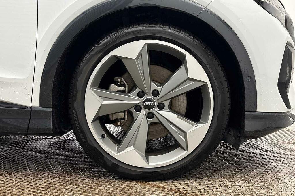 Audi Q4 E Tron Q4 Sportback Black Edition 45 E-tron Quattro 210,0 White #4