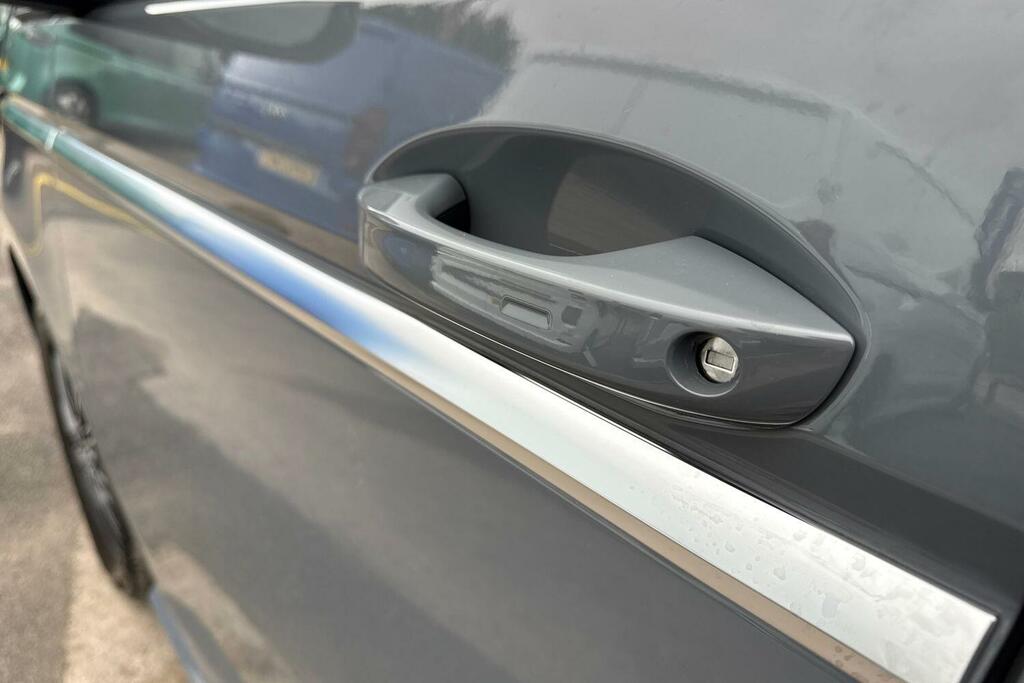 Volkswagen Multivan 1.4 Tsi Ehybrid Life Dsg 218 Ps #26
