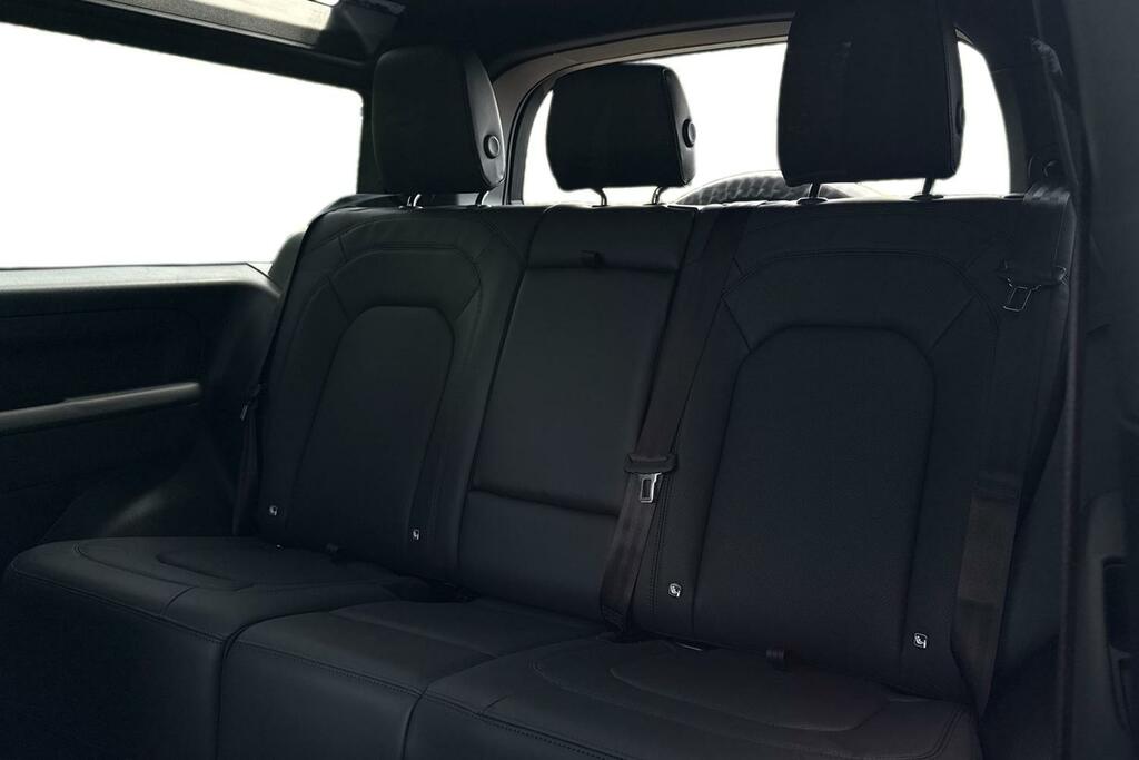 Land Rover Defender 90 3.0 D350 90 X-dynamic Hse Grey #4