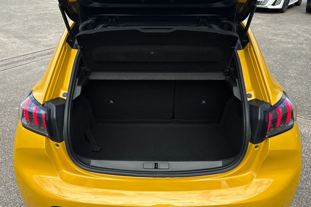 Peugeot e-208 50Kwh Gt 7Kw Charger Yellow #6