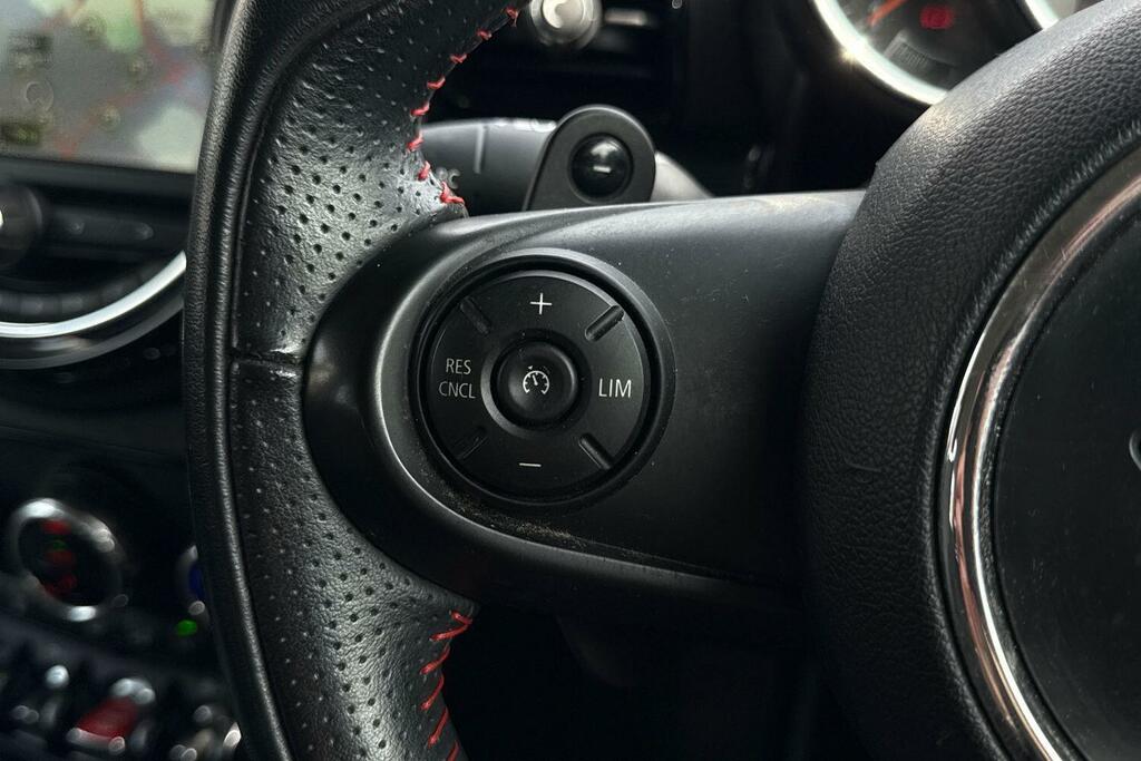 Mini Clubman Cooper White #22