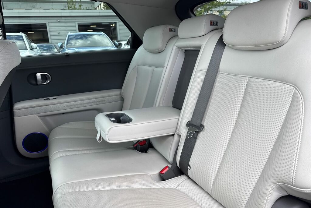 Hyundai Ioniq 5 Hatchback White #17