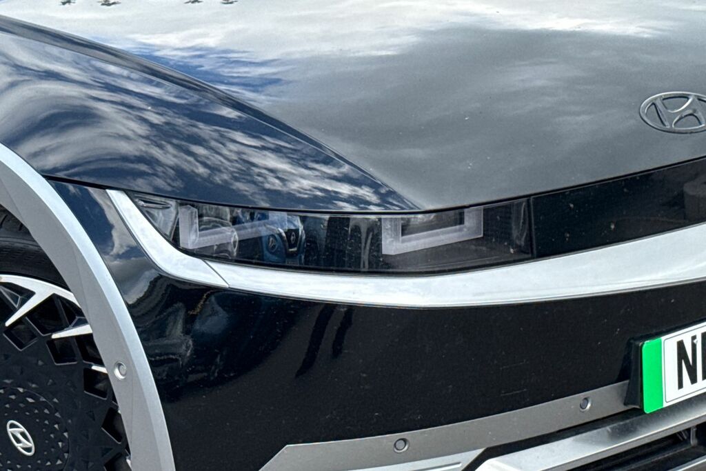 Hyundai Ioniq 5 Hatchback White #7