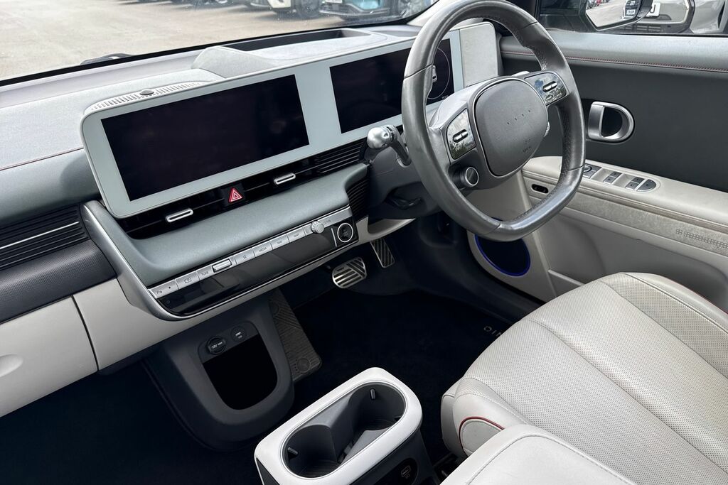 Hyundai Ioniq 5 Hatchback White #28