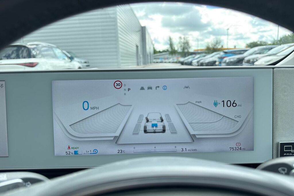 Hyundai Ioniq 5 Hatchback White #32