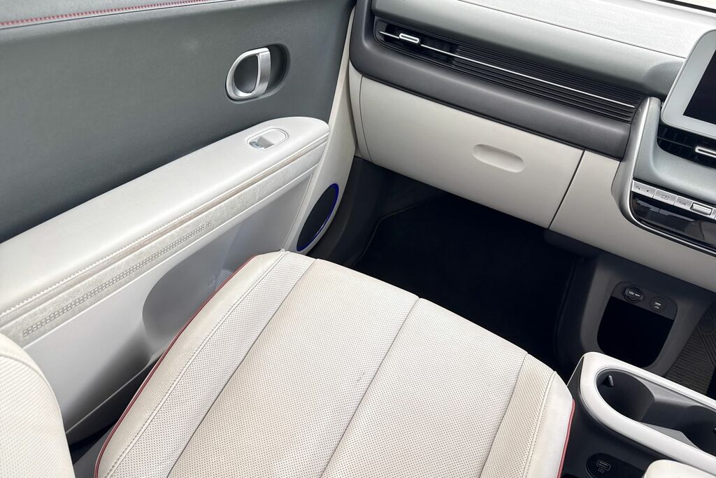 Hyundai Ioniq 5 Hatchback White #18