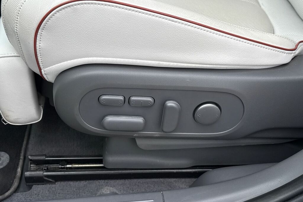 Hyundai Ioniq 5 Hatchback White #30