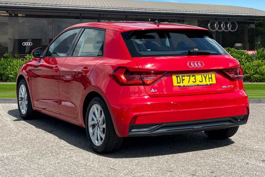 Audi A1 Sport 25 Tfsi 95 Ps 5-Speed DF73JYH Red #2
