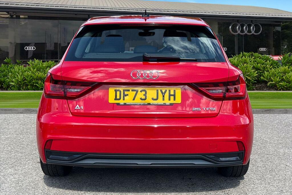 Audi A1 Sport 25 Tfsi 95 Ps 5-Speed DF73JYH Red #4
