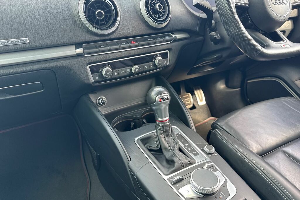 Audi S3 S3 Tfsi Quattro S Tronic Black #31