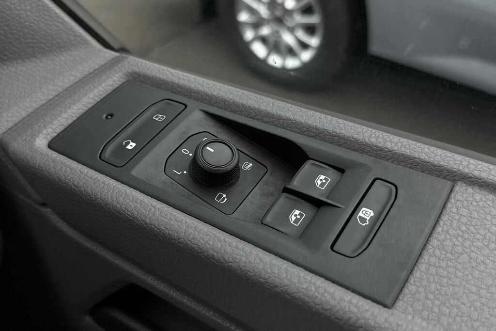 Volkswagen Transporter Highline Grey #16