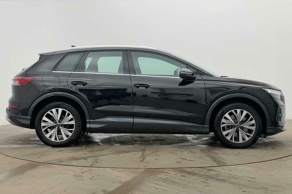 Audi Q4 E Tron Q4 Sport 40 E-tron 150,00 Kw Black #3