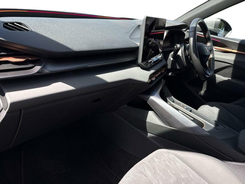 Cupra Terramar 1.5 Etsi V2 Suv Hybrid Dsg White #8