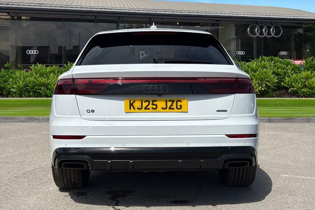 Audi Q8 Suv Black Edition Tfsi Quattro 340 Ps Tiptronic KJ25JZG White #4