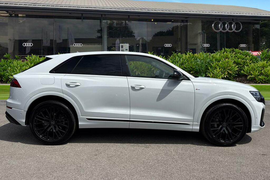Audi Q8 Suv Black Edition Tfsi Quattro 340 Ps Tiptronic KJ25JZG White #3