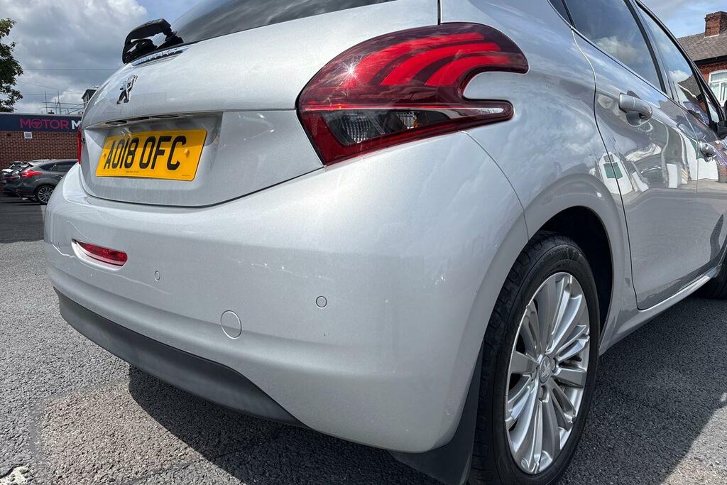 Peugeot 208 Black #26