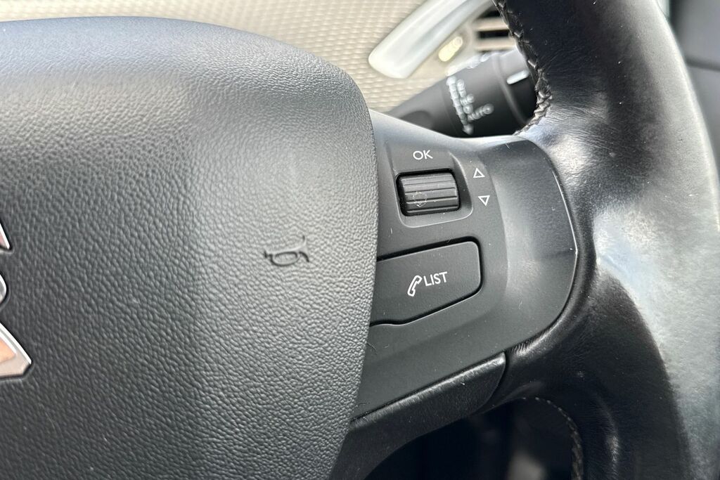 Peugeot 208 Blue #35