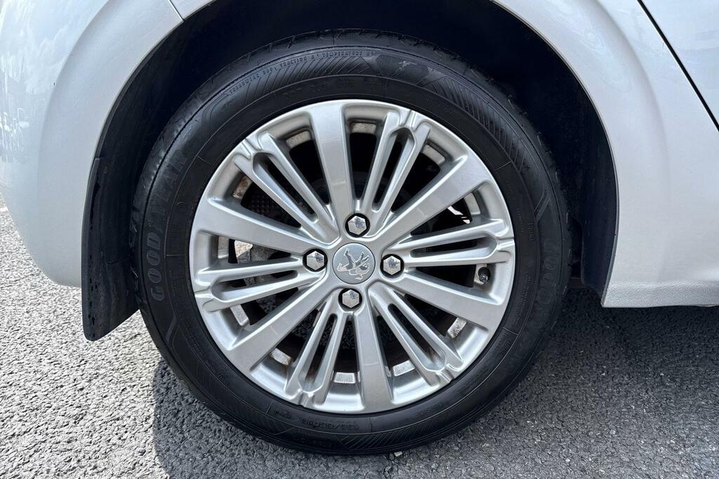 Peugeot 208 1.2 Puretech 110 Allure Eat6 Silver #6