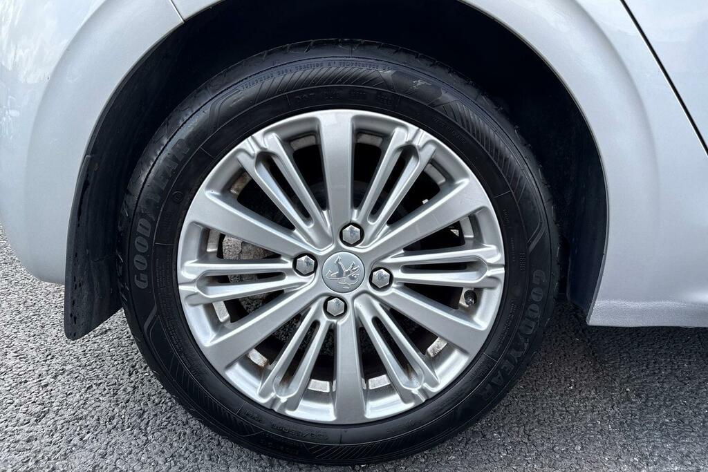 Peugeot 208 Black #22