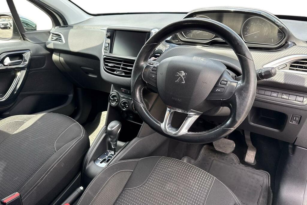 Peugeot 208 Black #12