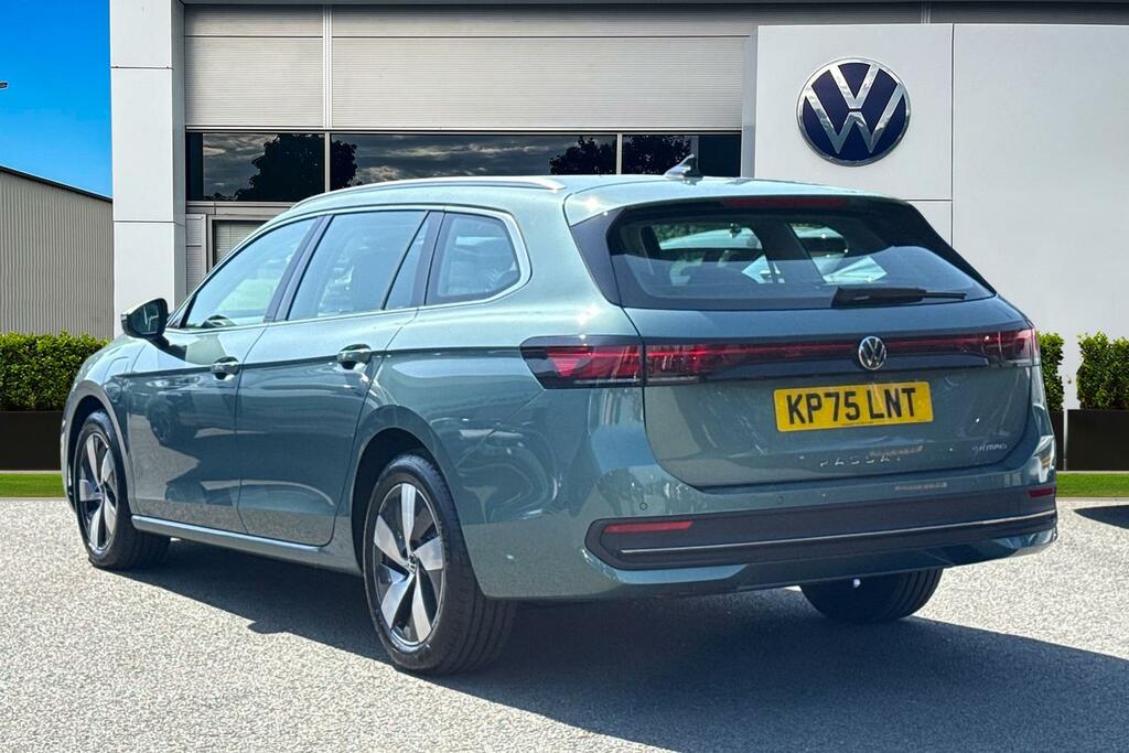 Volkswagen Passat 1.5 Tsi Ehybrid 204 Ps Life Dsg Vat Qualifyin Green #2