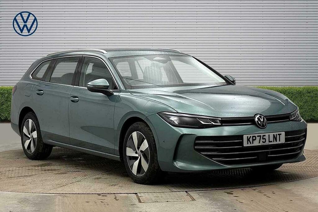Volkswagen Passat 1.5 Tsi Ehybrid Life Dsg Vat Qualifying, Deli Green