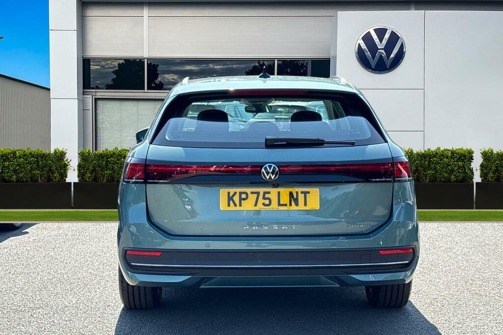 Volkswagen Passat 1.5 Tsi Ehybrid 204 Ps Life Dsg Vat Qualifyin Green #4