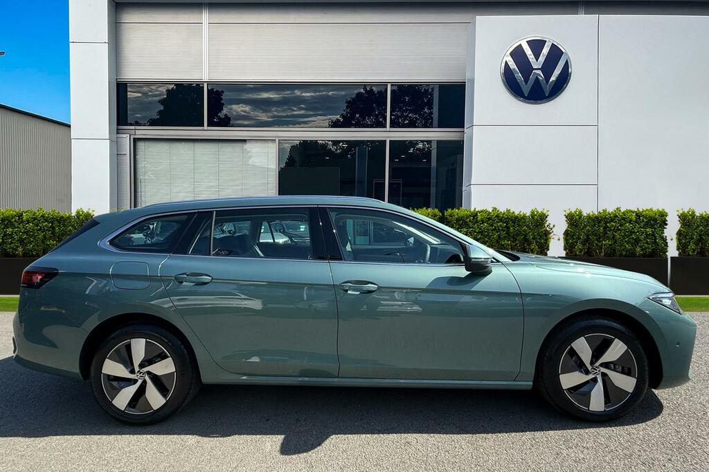Volkswagen Passat 1.5 Tsi Ehybrid 204 Ps Life Dsg Vat Qualifyin Green #3