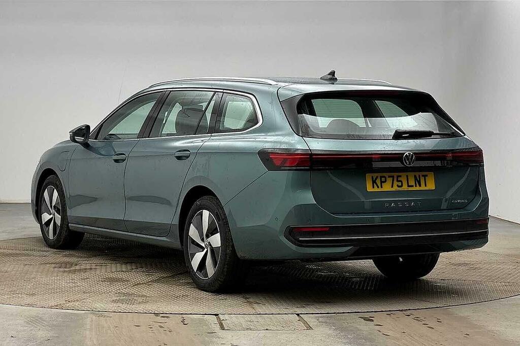 Volkswagen Passat 1.5 Tsi Ehybrid Life Dsg Vat Qualifying, Deli Green #3