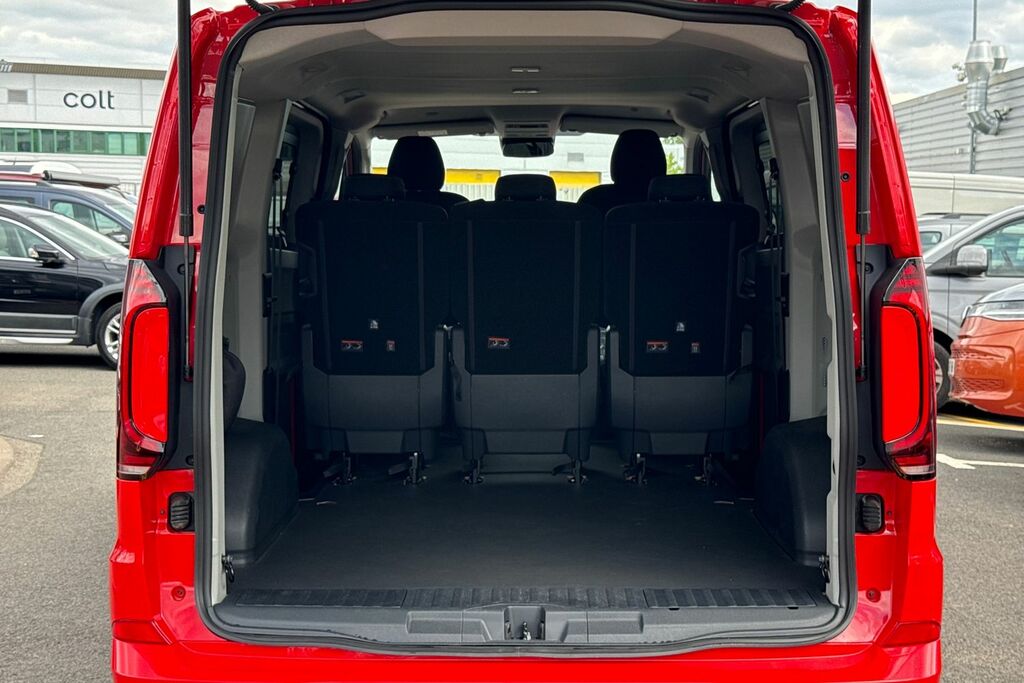 Volkswagen E-Transporter 218Ps 65Kwh Commerce Pro Kombi Van Red #6