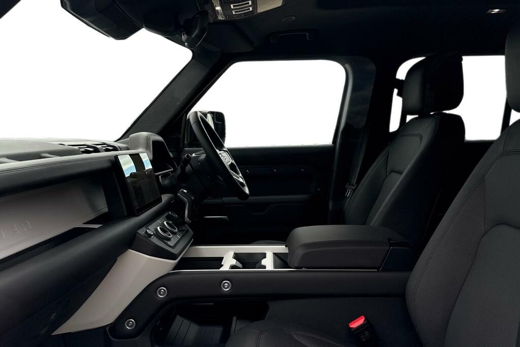 Land Rover Defender 110 D250 X-dynamic Se Grey #3