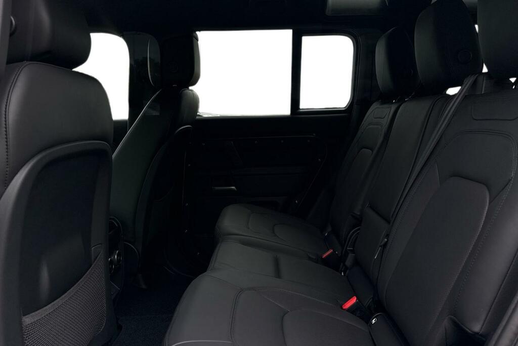 Land Rover Defender 110 D250 X-dynamic Se Grey #4