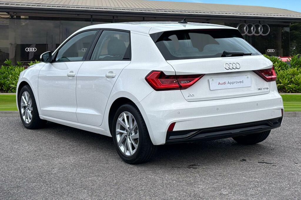Audi A1 Sport 30 Tfsi 116 Ps 6-Speed MV70YDM White #2