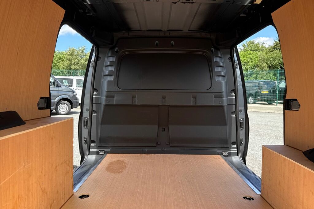 Volkswagen Caddy Maxi 1.5 Tsi 116Ps Commerce Van Businesstech Pack Red #33
