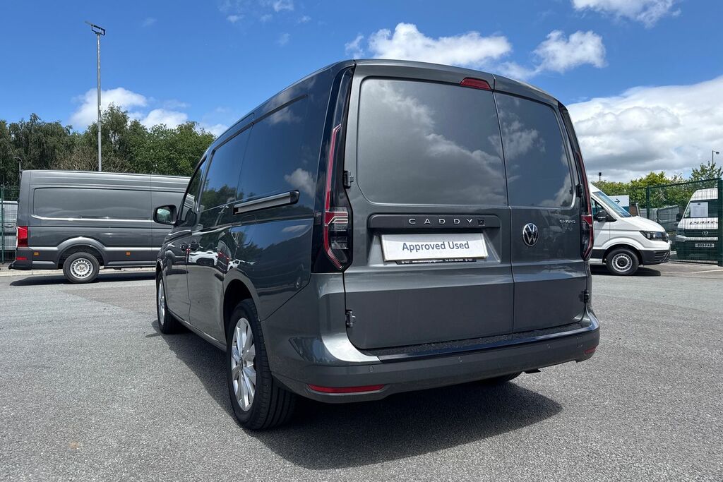 Volkswagen Caddy Maxi 1.5 Tsi 116Ps Commerce Van Businesstech Pack Red #7