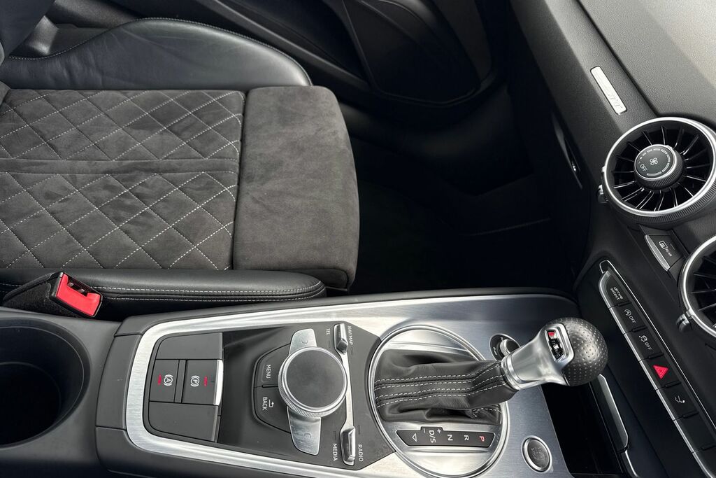 Audi TT Tfsi S Line Black Edition Black #22