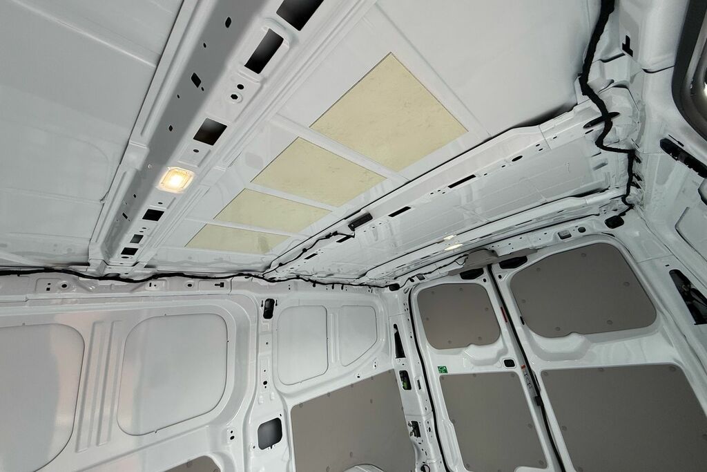 Volkswagen E-Transporter 100Kw 65Kwh Commerce Plus Van White #45