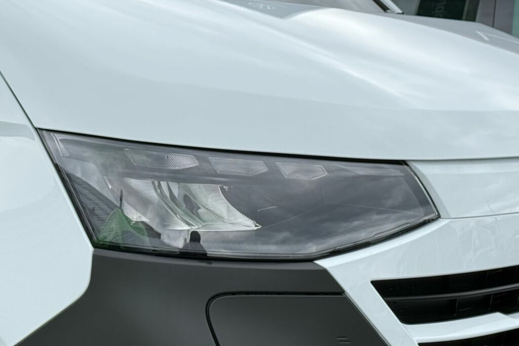 Volkswagen E-Transporter 100Kw 65Kwh Commerce Plus Van White #27