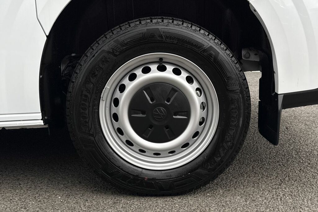 Volkswagen E-Transporter 100Kw 65Kwh Commerce Plus Van White #9