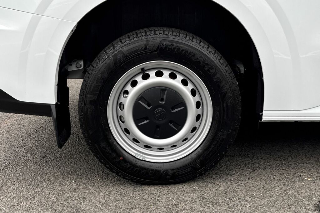 Volkswagen E-Transporter 100Kw 65Kwh Commerce Plus Van White #11