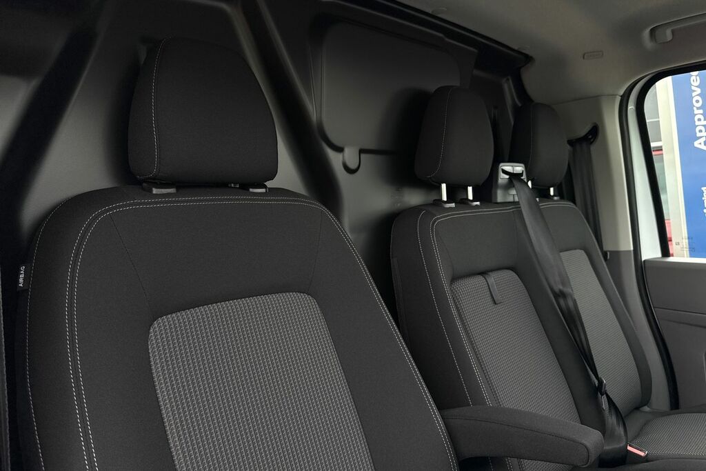 Volkswagen E-Transporter 100Kw 65Kwh Commerce Plus Van White #23