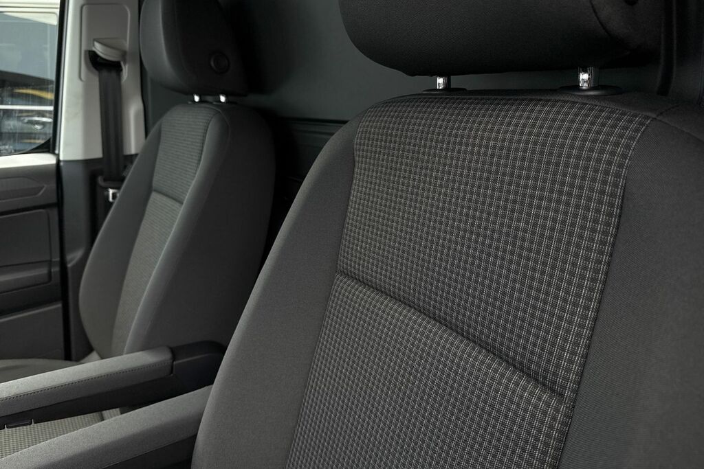 Volkswagen Caddy Maxi 2.0 Tdi 122Ps Commerce Pro Van Dsg Tech Pack Black #18