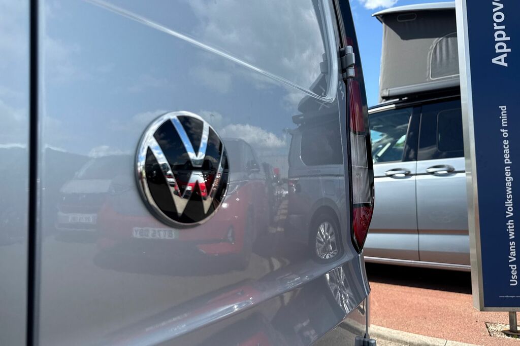Volkswagen Caddy Maxi 2.0 Tdi 122Ps Commerce Pro Van Dsg Tech Pack Black #25