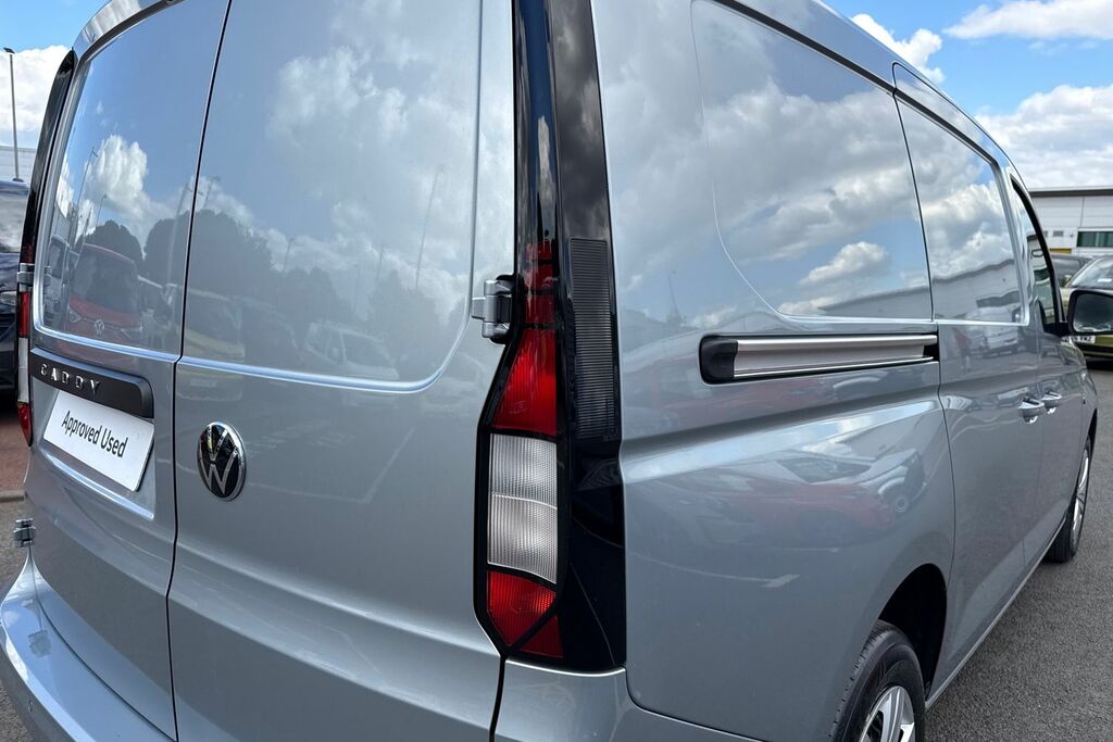 Volkswagen Caddy Maxi 2.0 Tdi 122Ps Commerce Pro Van Dsg Tech Pack Black #39