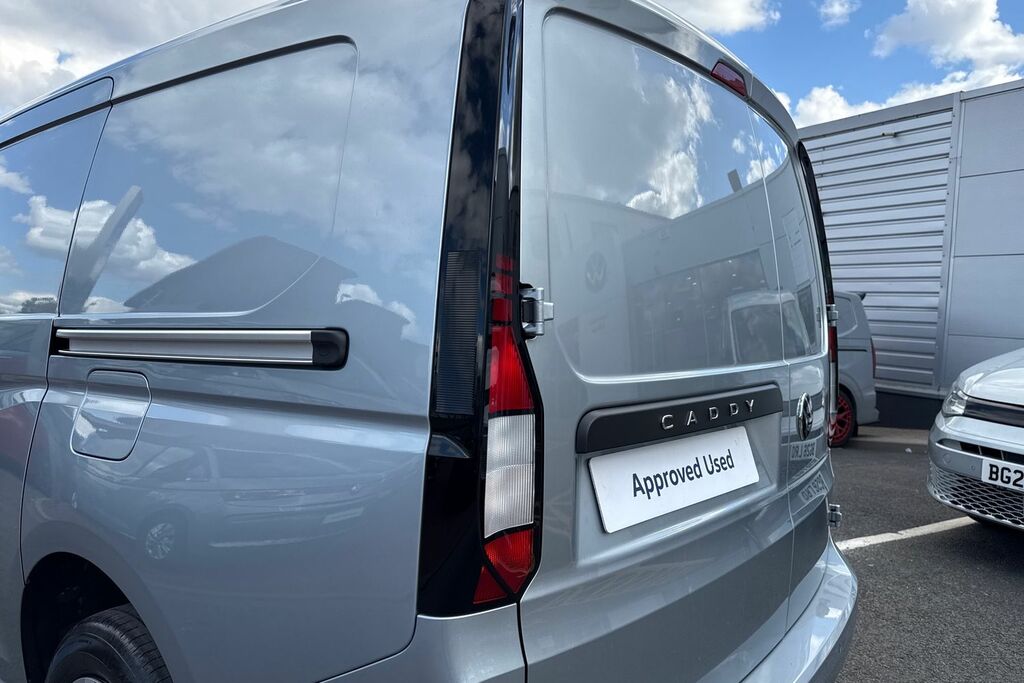 Volkswagen Caddy Maxi 2.0 Tdi 122Ps Commerce Pro Van Dsg Tech Pack Black #40