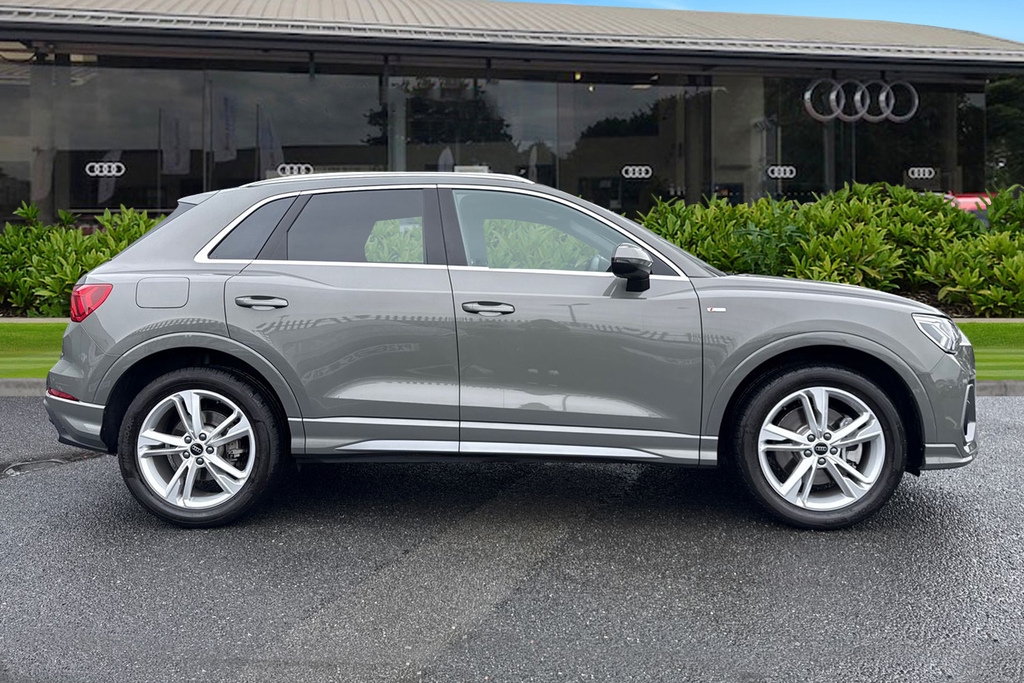 Audi Q3 S Line 40 Tdi Quattro 193 Ps S Tronic Grey #3