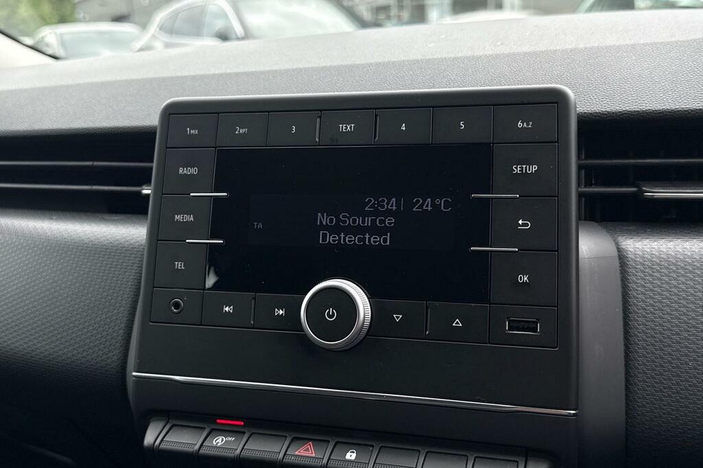 Renault Clio Clio Iconic Tce Silver #43