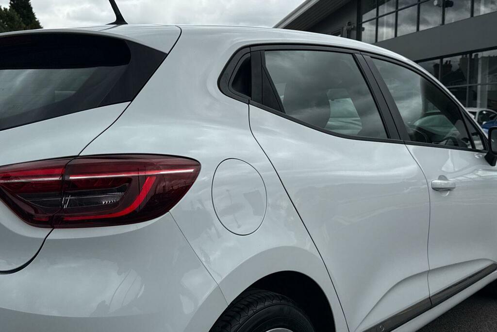 Renault Clio Clio Iconic Tce Silver #28