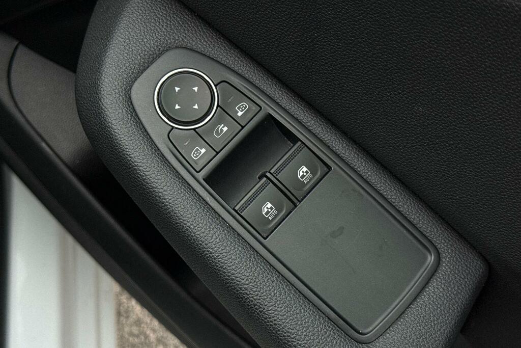 Renault Clio Clio Iconic Tce Silver #17