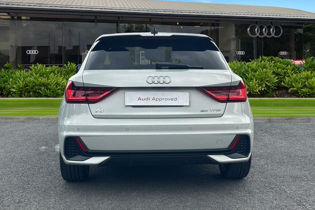 Audi A1 Black Edition 35 Tfsi 150 Ps S Tronic Silver #4